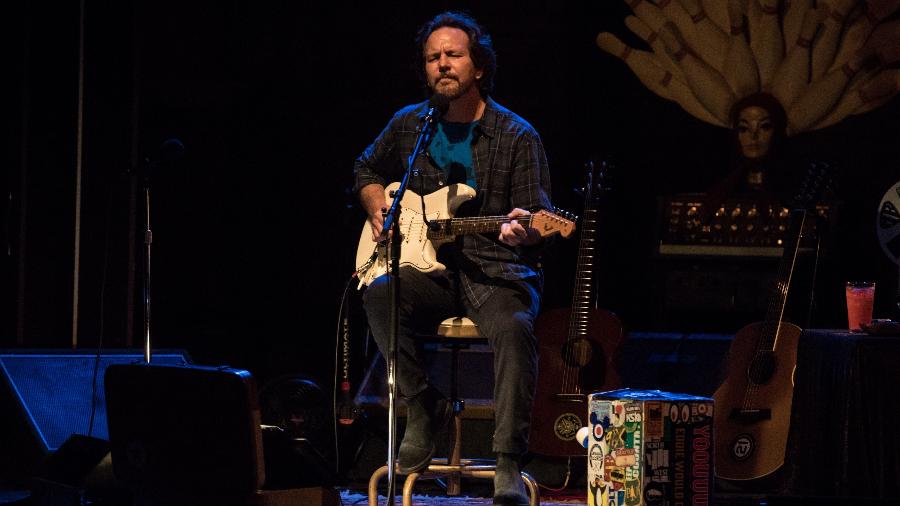 Depois de tocar com o Pearl Jam no Lollapalooza, Eddie Vedder faz apresentação solo em São Paulo - Simon Plestenjak/UOL