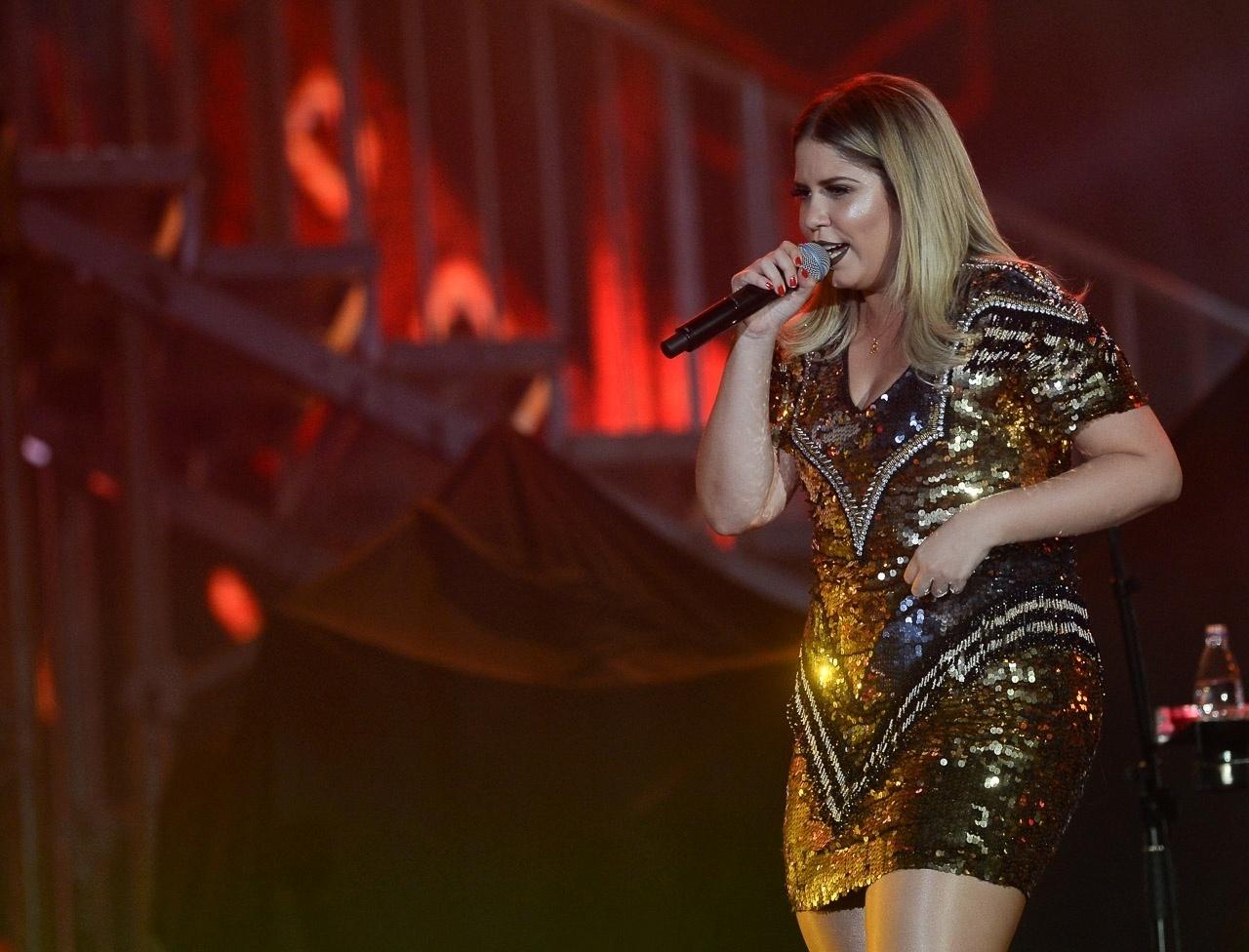 Marília Mendonça emagreceu 20 quilos e se apresentou no palco de Barretos no sábado (18) - Francisco Cepeda/AgNews