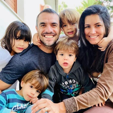 Daniel Saullo e Mariana Felício com os filhos - Reprodução/Instagram - Reprodução/Instagram