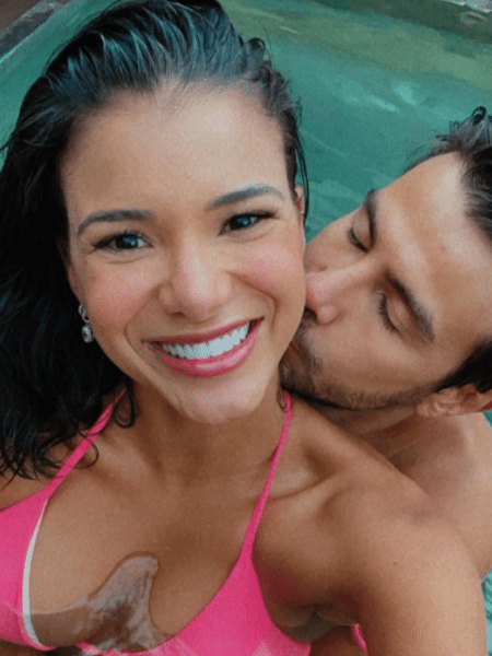 Jakelyne Oliveira e Mariano voltaram a trocar declarações românticas na noite de ontem - Reprodução/Instagram