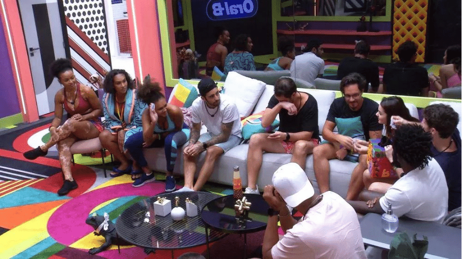 BBB 22: Tadeu Schmidt brinca com azar de Eliezer - Reprodução/Globoplay