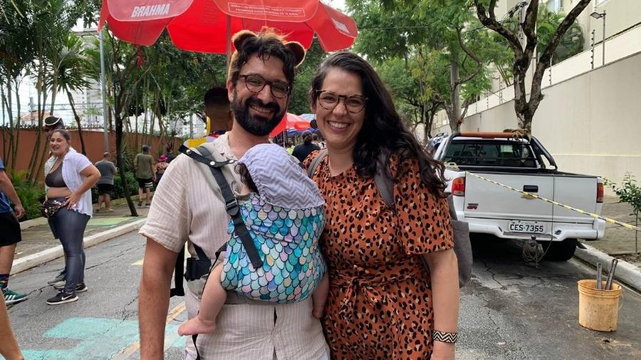 Bloco Manada, em São Paulo: casal leva a filha de seis meses para o Carnaval pela segunda vez - Bruna Calazans/UOL