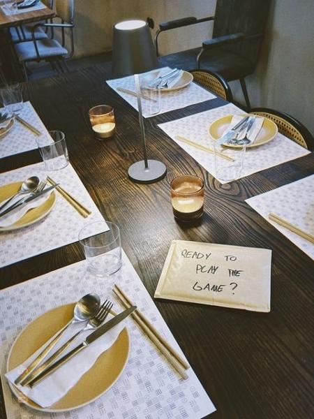 Mesa de um dos jantares do TimeLeft de Lisboa - Reprodução/Instagram - Reprodução/Instagram