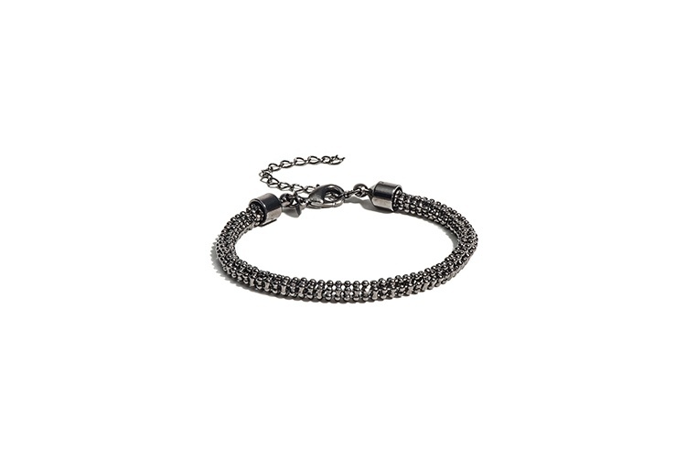 Pulseira com fechamento em gancho, da Sophie&Juliete. Preço: R$ 109. Informações: (11) 4508-6030| Preço e disponibilidade pesquisados em agosto de 2015 e sujeitos a alterações - Divulgação