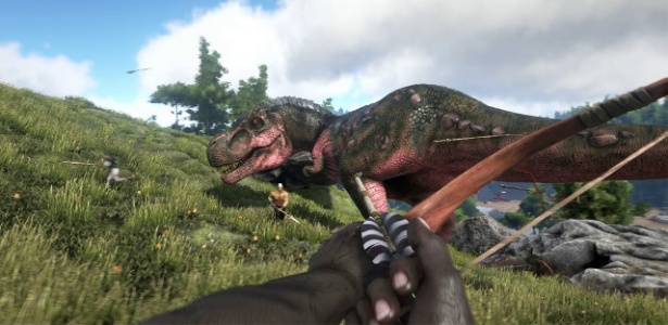 Dinossauros são apenas um dos perigos encontrados na ilha de "ARK: Survival Evolved" - Divulgação