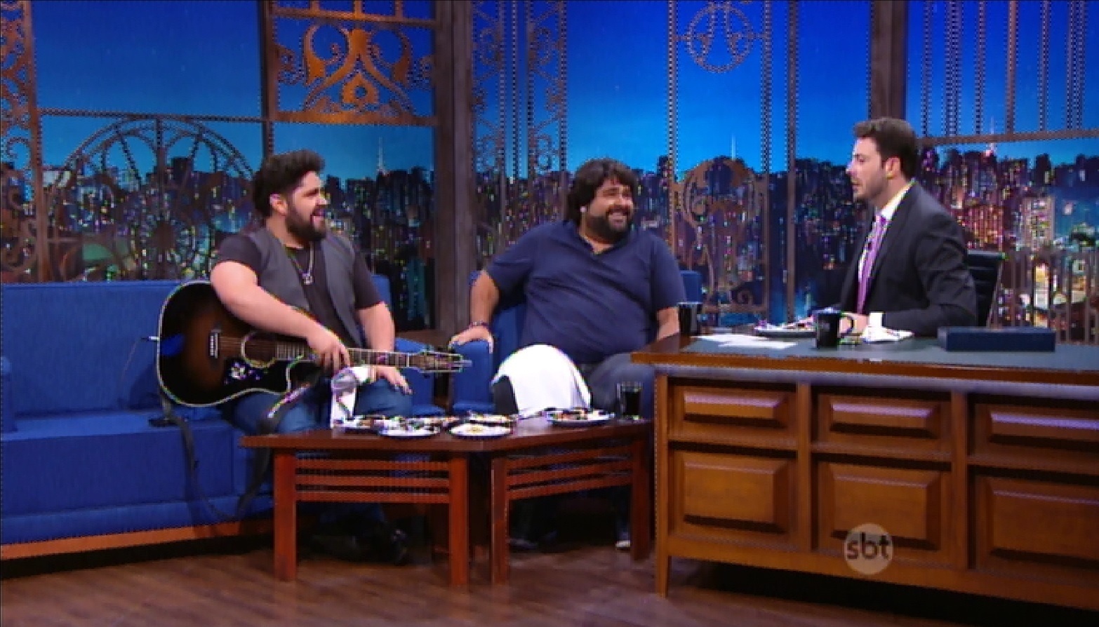 14.ABR.2016 - Entrevistado do "The Noite", César Menotti, da dupla com Fabiano, fala da sua admiração por Neymar - Reprodução /SBT