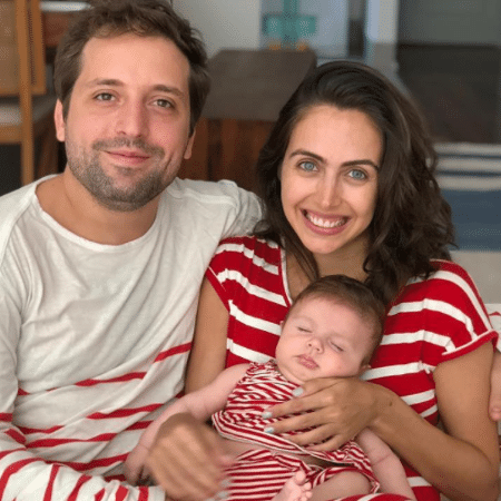 Gregório Duvivier e Giovanna Nader com a  filha, Marieta - Reprodução/Instagram