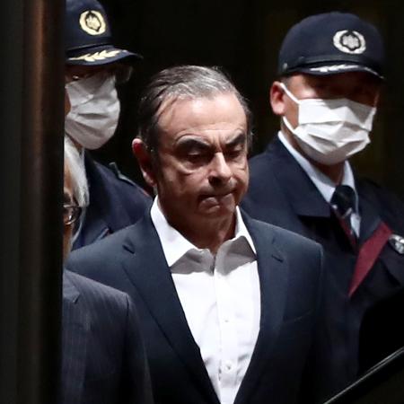 Carlos Ghosn deixou priisão em Tóquio após pagar fiança de R$ 17,8 milhões - Behrouz MEHRI/AFP