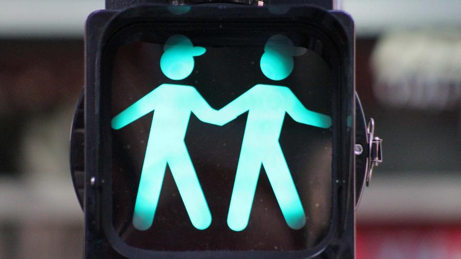 Um dos modelos de semáforo que apareceu na Avenida Paulista em homenagem à população LGBTQ+ - WILLIAN MOREIRA/FUTURA PRESS/ESTADÃO CONTEÚDO