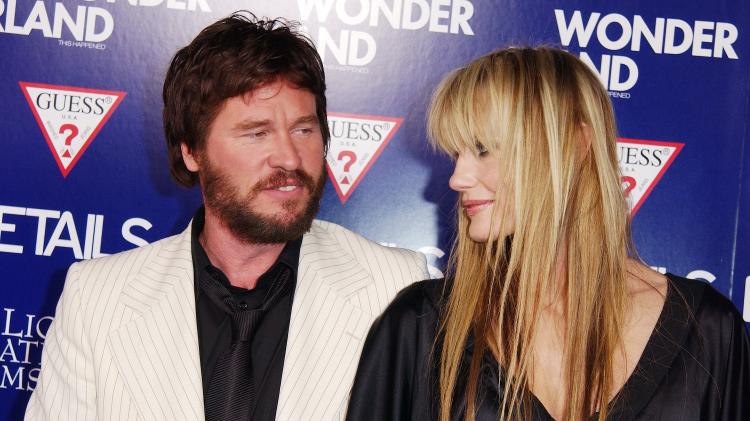 24.09.2003 - Val Kilmer e Daryl Hannah durante premiere em Los Angeles (EUA) - Jon Kopaloff/FilmMagic - Jon Kopaloff/FilmMagic
