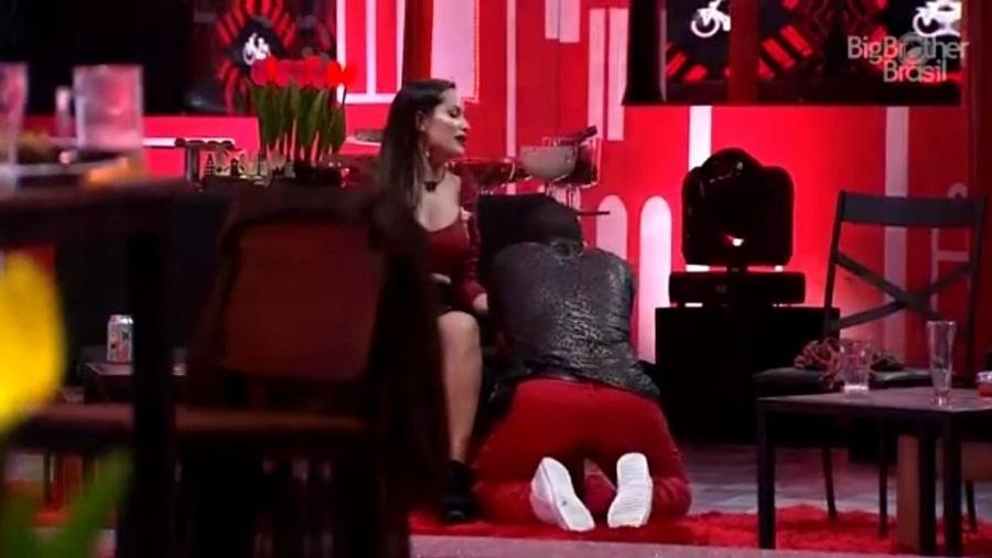 BBB 21: Juliette repreende Gilberto após tentativa de mordida - Reprodução/Globoplay