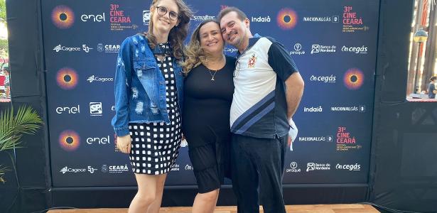 Com ação dos pais, Lara, 16, muda nome e gênero em certidão: "Renascimento" - UOL