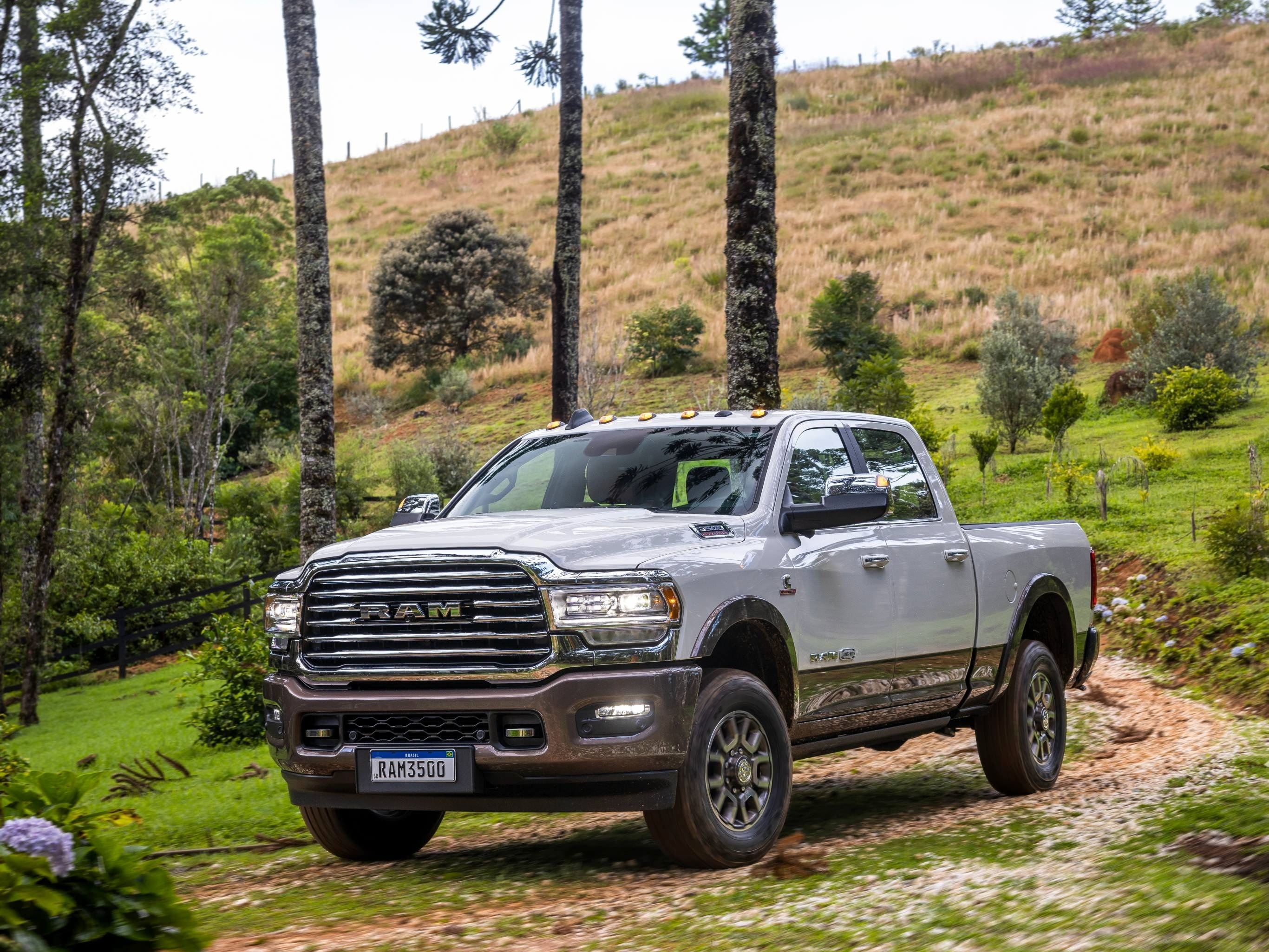 Ram 3500: confira preços, versões e como anda a maior picape do Brasil