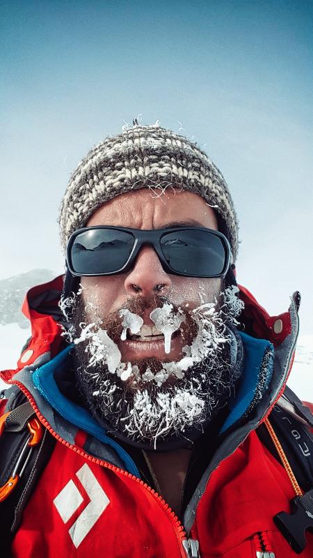 Gabriel com sua barba congelada durante escalada no Alasca - Arquivo pessoal - Arquivo pessoal