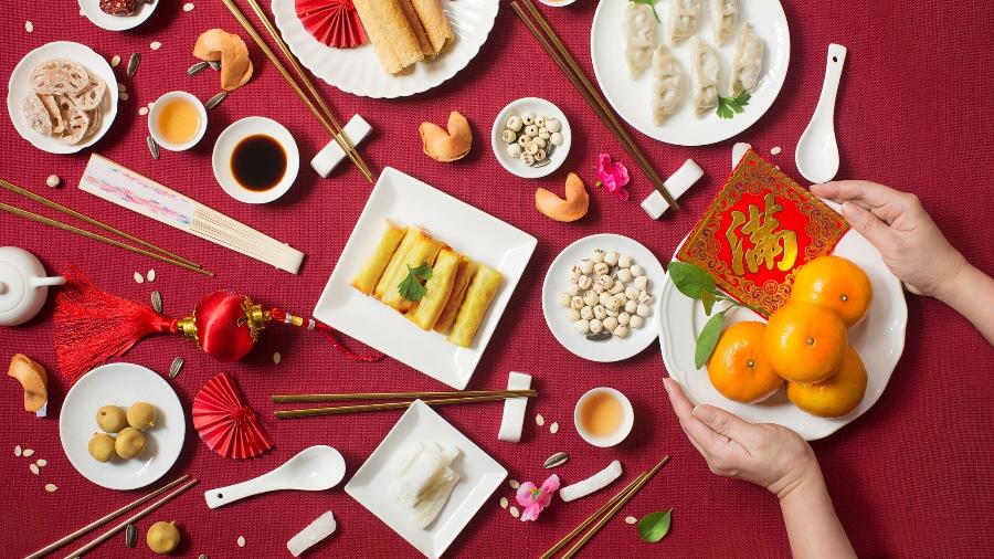 É tradição fazer um banquete e reunir a família para celebrar o Ano Novo Chinês - Getty Images