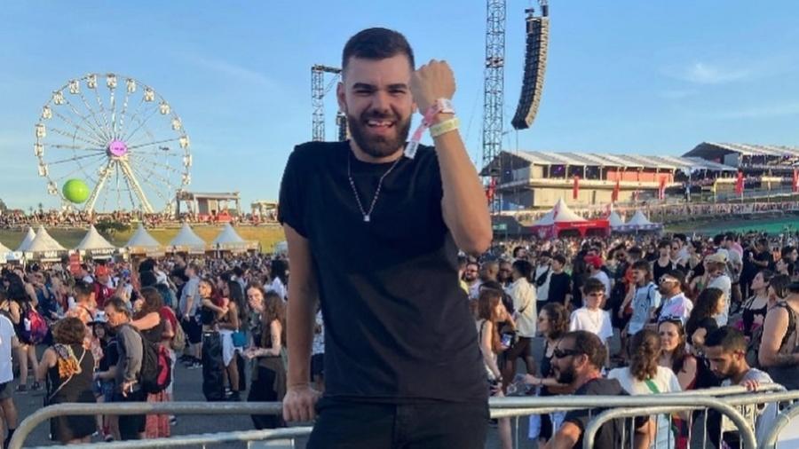 Fernando Castellari foi intérprete de Libras no Lolla 2023, e divertiu o público traduzindo as letras de Ludmilla - Reprodução/Instagram