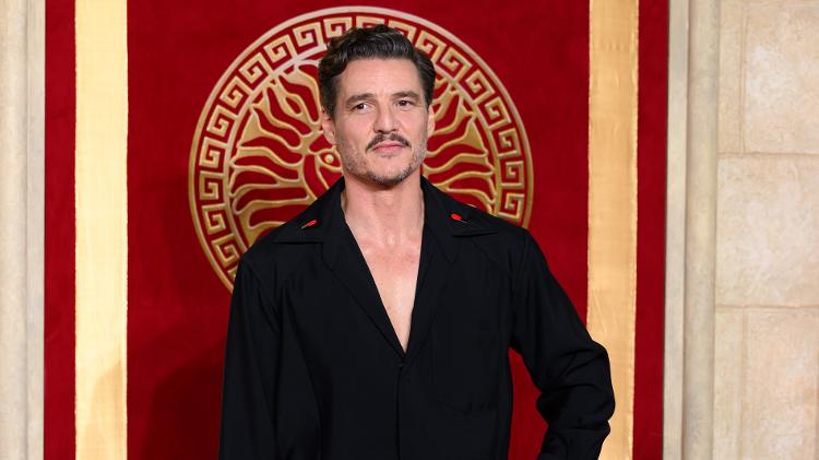 Pedro Pascal vive Harry em 'Amores Materialistas' Pedro Pascal vive Harry em 'Amores Materialistas'
