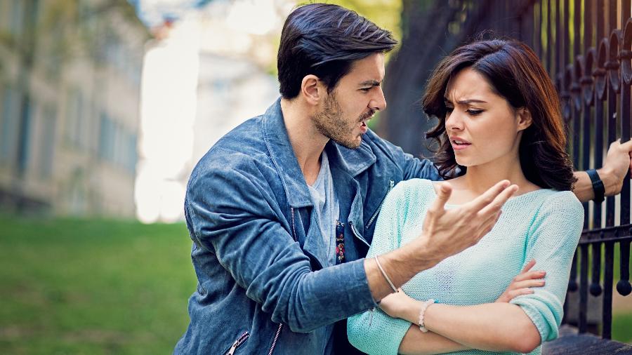 Negging: esta forma de abuso em que o parceiro parece flertar enquanto a "derruba" faz a mulher confundir agressão com desejo Negging: esta forma de abuso em que o parceiro parece flertar enquanto a "derruba" faz a mulher confundir agressão com desejo