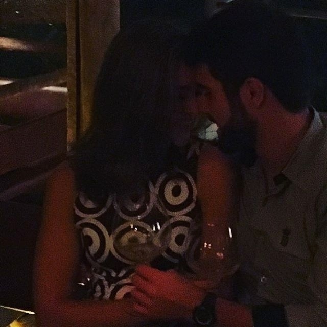 Juliana Paiva aproveitou seu primeiro Dia dos Namorados com o ator e ex-BBB Juliano Laham. do novo Em seu perfil no Instagram, a atriz publicou uma foto olhando para ele durante um jantar: "Você tanto quis, que me fez querer e hoje, juntos, queremos cada vez mais! Que seja sempre assim... Feliz todos os dias! Te amo!" - Reprodução/Instagram/juulianapaiva