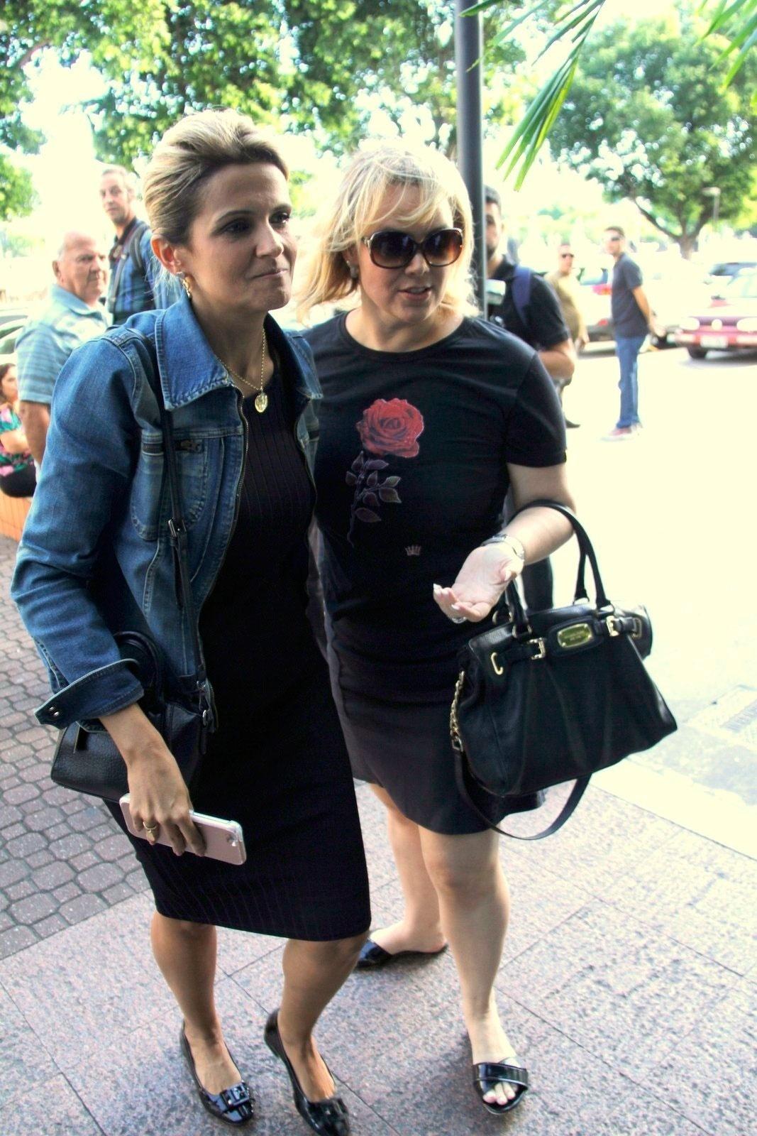 A ex-paquita Ana Paula Almeida, a Pituxita, chega ao velório do pai de Xuxa - Marcos Ferreira/Brazil News