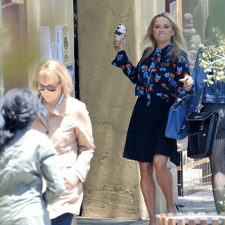 Reese Whinterspoon foi flagrada jogando sorvete em Meryl Streep em gravações de Big Little Lies - Reprodução/Twitter