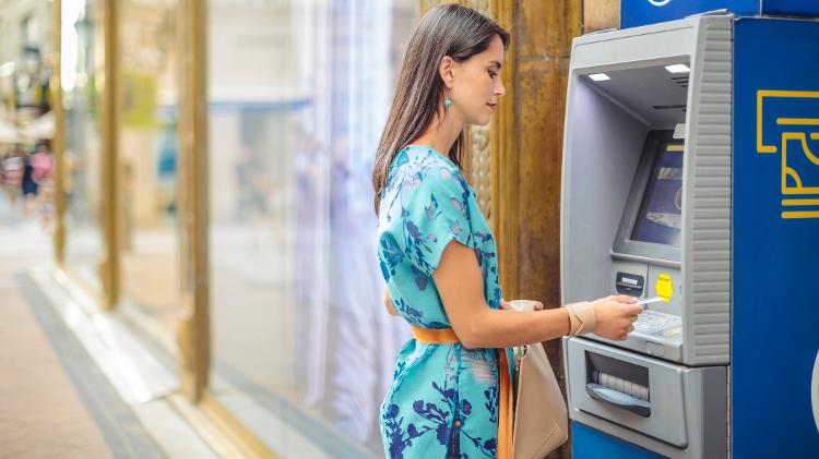 Cartão ou dinheiro vivo qual é a melhor forma de gastar