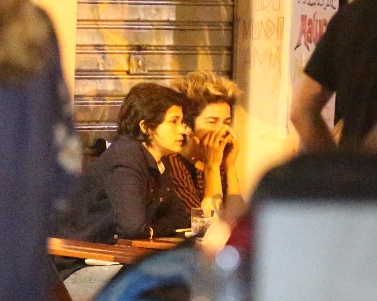 Nanda Costa curte noite de sábado (15) no Rio acompanhada da namorada Lan Lanh - Thiago Martins/AgNews