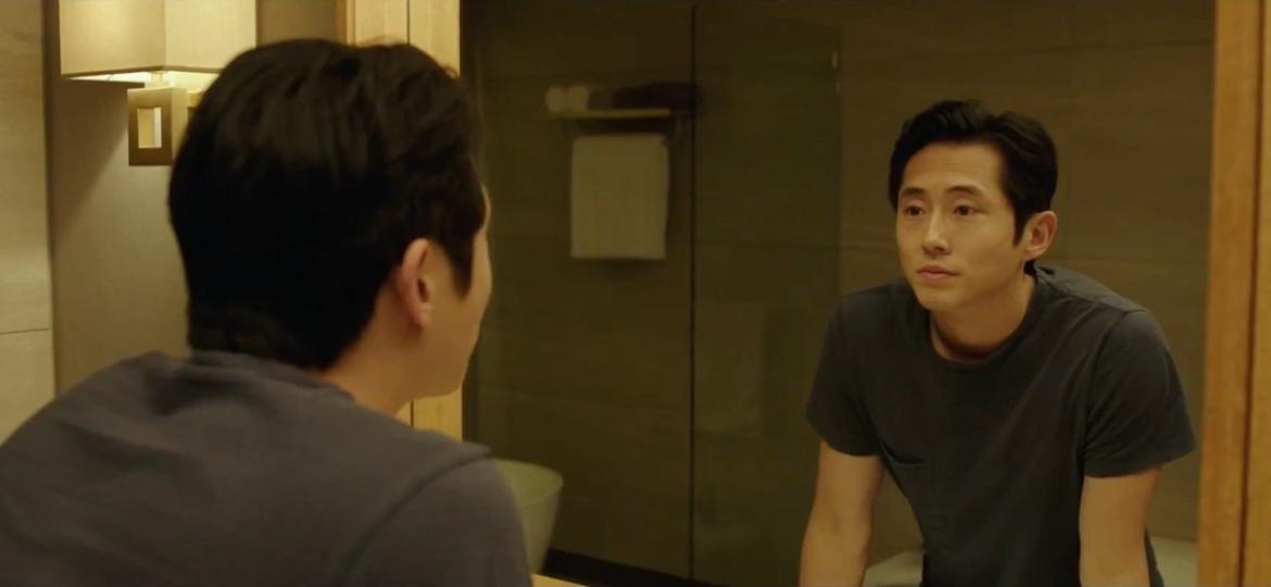 Steven Yeun em cena de "Burning" - Reprodução/Youtube