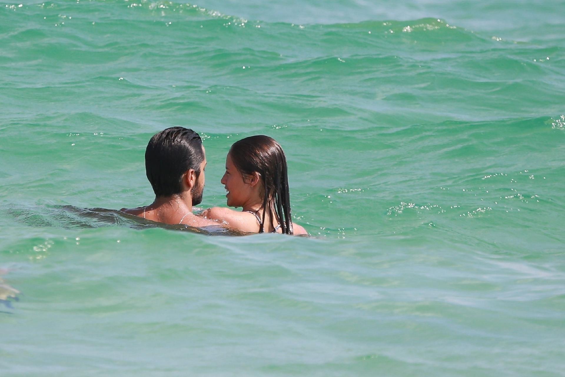 Agatha e Rodrigo começaram a namorar nos bastidores da novela "Orgulho e Paixão". "Estamos felizes. Está tudo bem com o trabalho, a vida, tudo.", disse a atriz ao UOL na estreia do musical "Meu Destino é Ser Star - Ao som de Lulu Santos" - Dilson Silva/AgNews