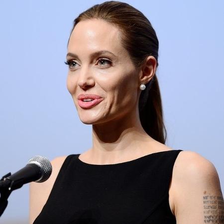 Em 2013, Angelina Jolie revelou que fez uma dupla mastectomia após ser diagnosticada com mutação no gene BRCA 1 - Getty Images
