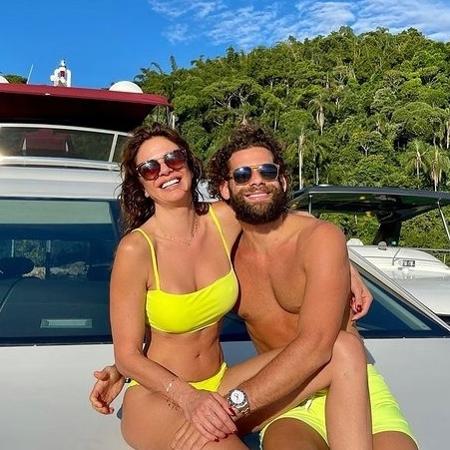 Luciana Gimenez curte passeio de barco com namorado - Reprodução/Instagram