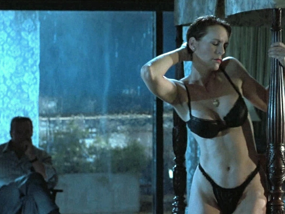 True Lies: Jamie Lee Curtis diz que dança icônica foi improvisada