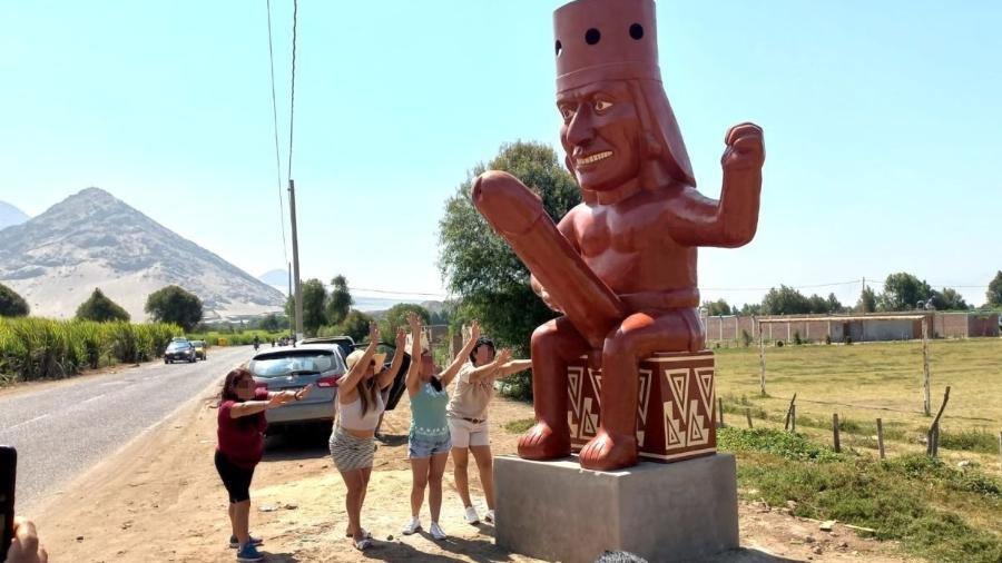 Estátua erótica da cidade de Moche, no Peru - Municipalidad Distrital de Moche