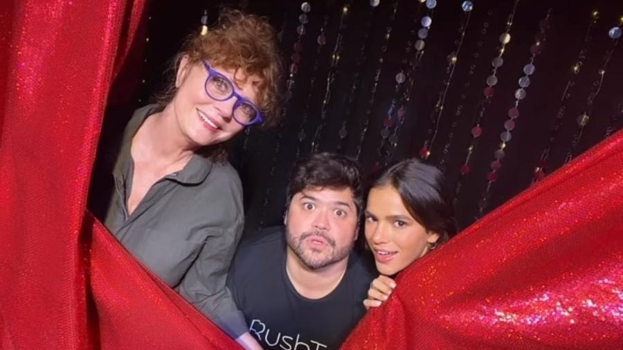 Susan Sarandon, Harvey Guillen e Bruna Marquezine em festa de encerramento das filmagens de "Besouro Azul" - Reprodução/Instagram