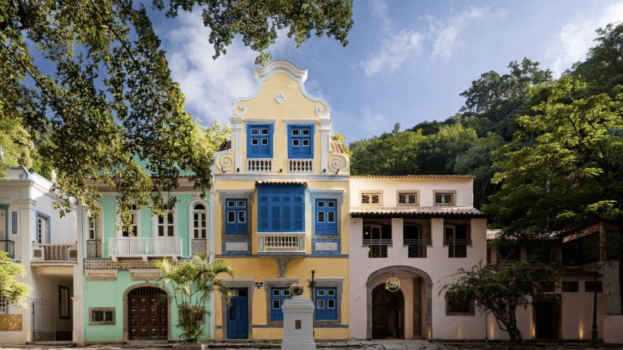 As coloridas casas neocoloniais compõem o Largo do Boticário, no bairro do Cosme Velho, no Rio - Divulgação