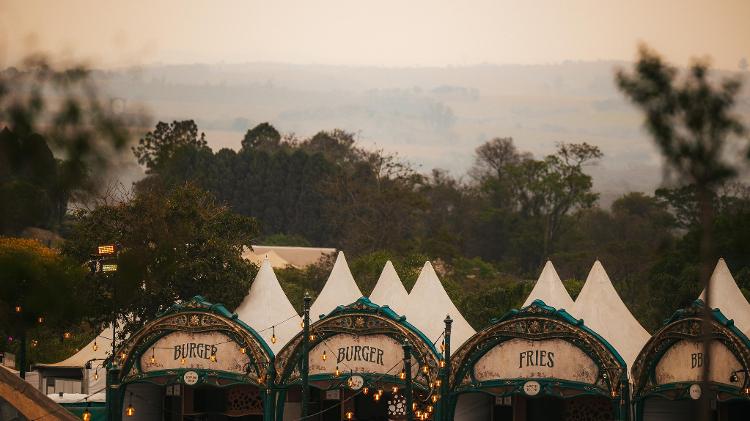 Tendas de alimentação no Tomorrowland Brasil 2024