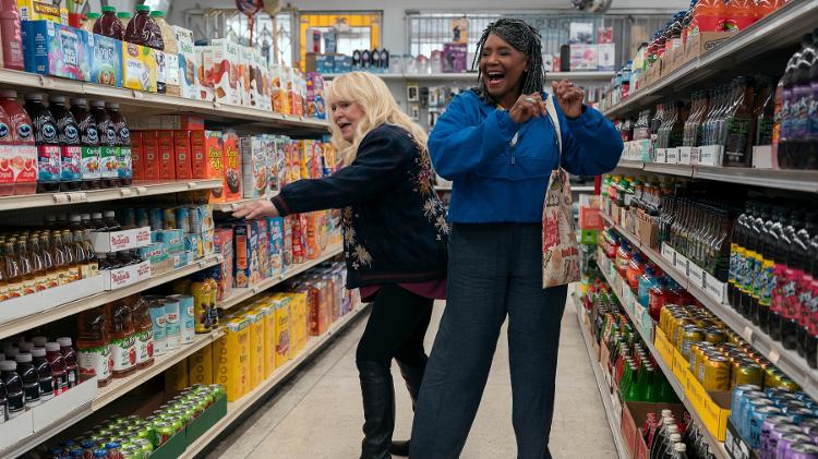 Sally Struthers e Margaret Avery vivem amigas inseparáveis em "Um Espião Infiltrado"