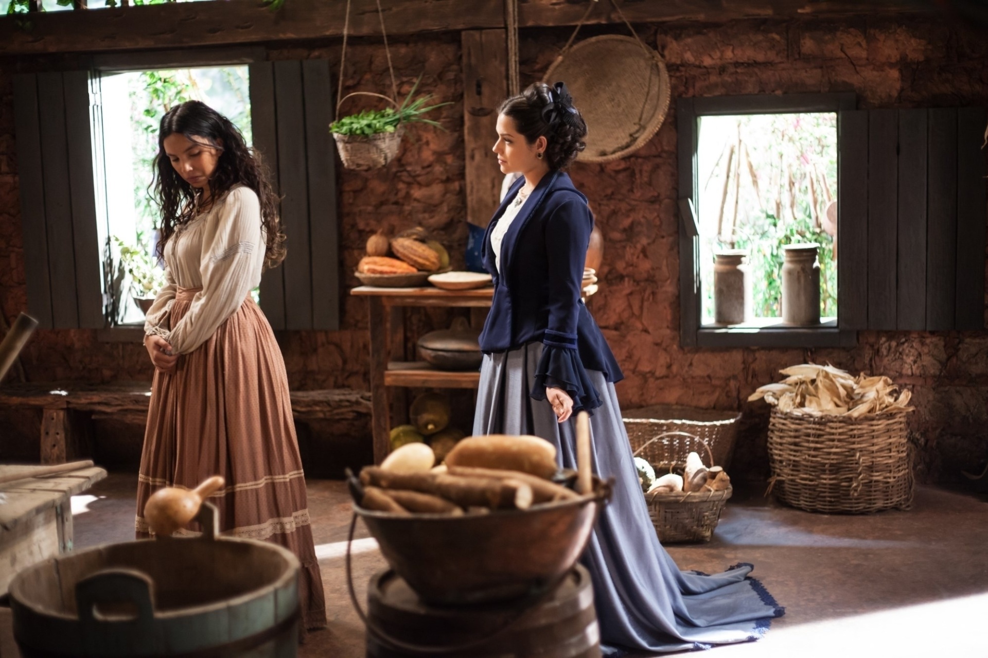 Maria Isabel odeia Juliana e sua raiva só vai aumentar quando descobrir que Miguel, seu marido, se apaixona pela escrava - Edu Moraes/Rede Record