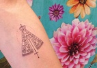 Desenhos delicados e cheios de fé são marca de tatuadora de Santos - Reprodução/Instagram