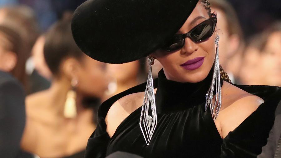 Beyoncé exibe seus máxi brincos no Grammy - Getty Images