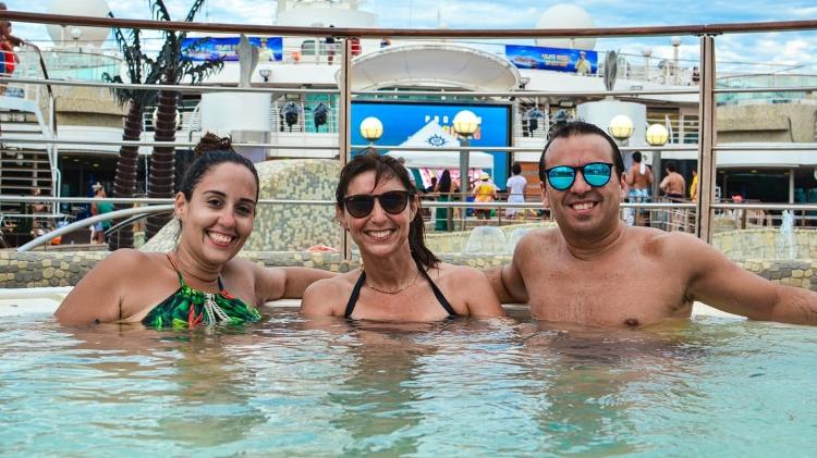 O uruguaio Javier Vitabar com a companheira, Veronica Yuber, e a amiga Bianca Wanderleia Ramos - Divulgação/ Filipi Dahrlan - Divulgação/ Filipi Dahrlan