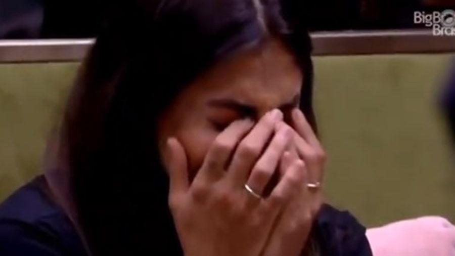Mari chora quando Gizelly cita o ex-BBB Jonas após notícias do coronavírus - Reprodução/Globoplay