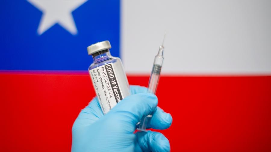 A nação andina, que implantou um dos principais programas de vacinação contra covid-19 do mundo, já administrou mais de 13 milhões de vacinas - Getty Images