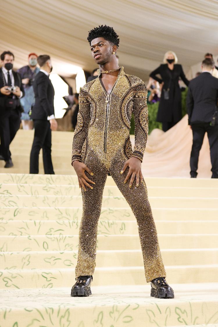 Met Gala 2021 Lil Nas X ousa com transformações e desfila três looks