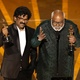 Chandrabose e M. M. Keeravani recebem o Oscar de Canção Original por 'Naatu Naatu', de 'RRR' - Kevin Winter/Getty Images