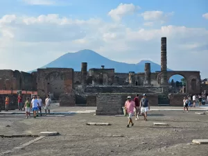 Pompeia de carro: como visitar a cidade 'congelada' em viagem pela Itália