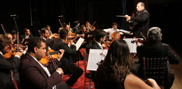 Orquestra de Câmara Opus, sob regência do maestro Leonardo Cunha - Divulgação