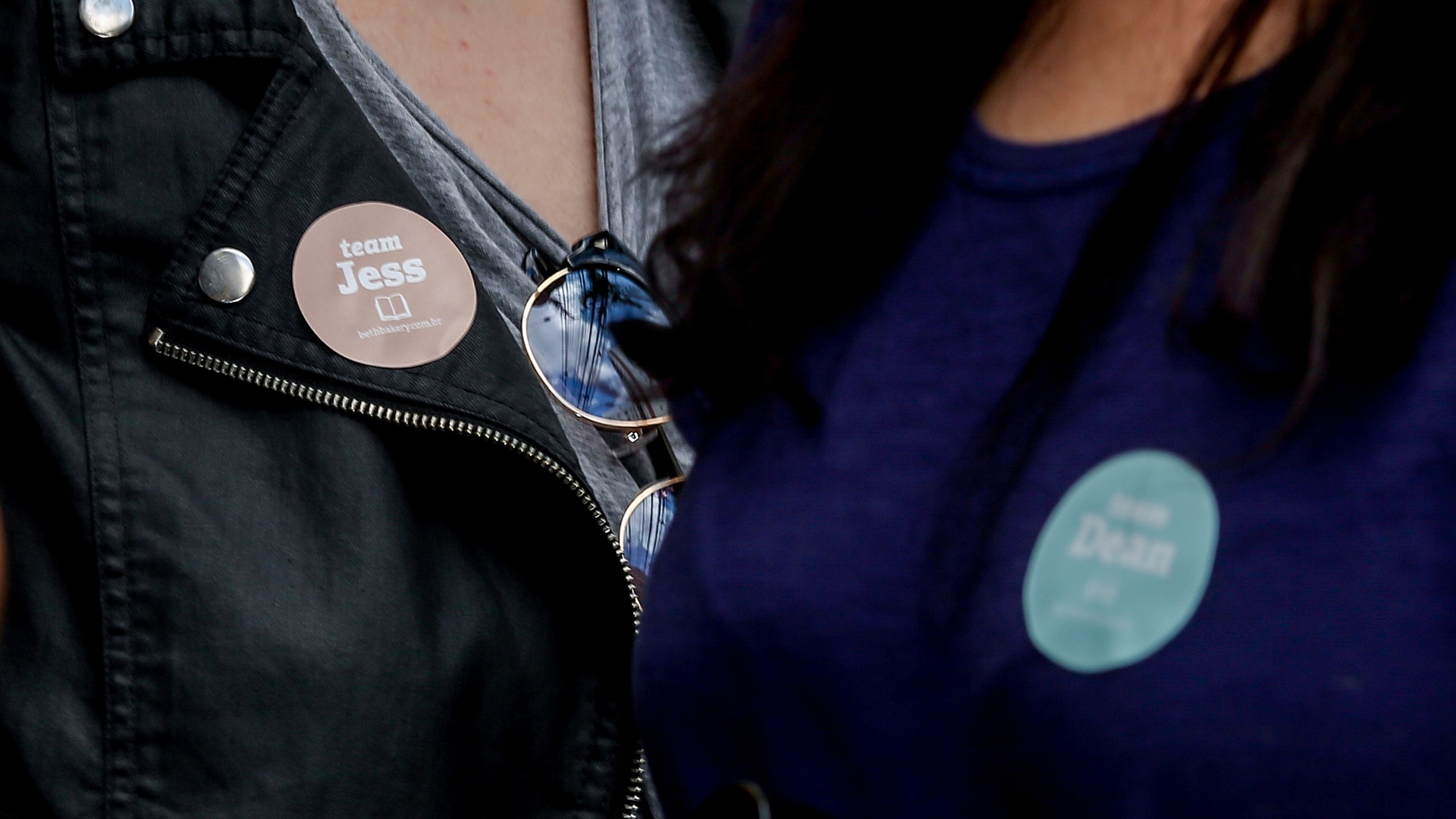 29.out.2016 - Fãs de "Gilmore Girls" participam de evento em homenagem à série em padaria de São Paulo - Ricardo Matsukawa/UOL