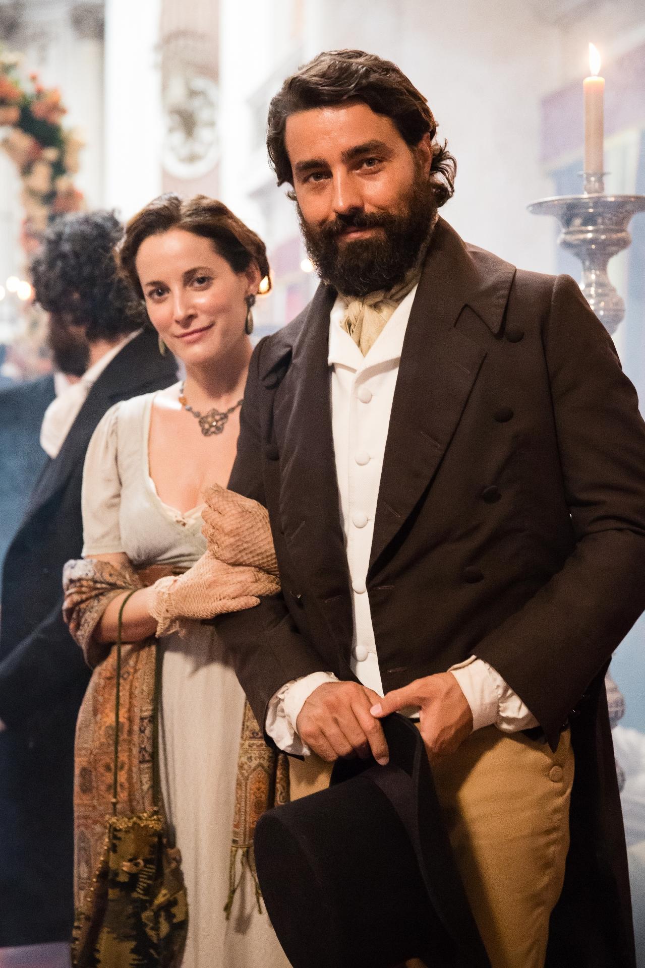 Bastidores da gravação do casamento de Leopoldina (Letícia Colin) e Dom Pedro (Caio Castro) em "Novo Mundo". A sequência, realizada na Igreja Nossa Senhora do Bom Sucesso, no Rio, está prevista para ir ao ar na quinta-feira (30) - Tata Barreto/TV Globo