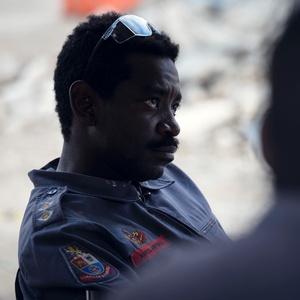 Chefe do capitão Marco Antônio (Fabrício Boliveira) ordena que as buscas sejam encerradas - Ramón Vasconcelos/Globo - Ramón Vasconcelos/Globo